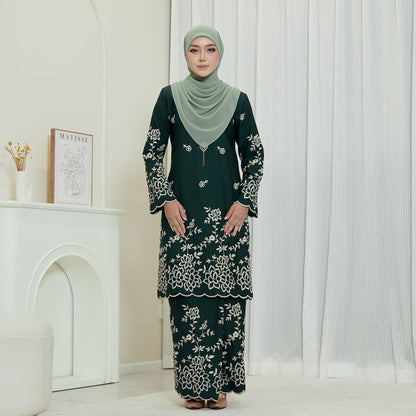 Amanda Kurung