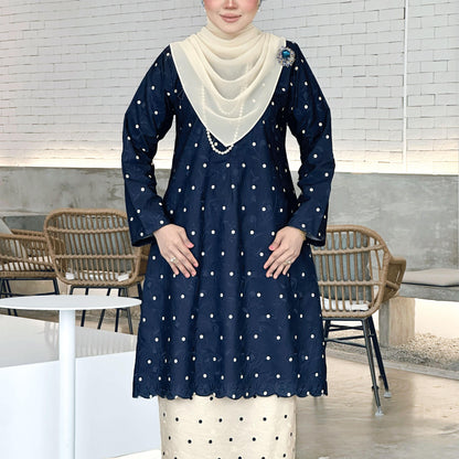 Maneesa Kurung