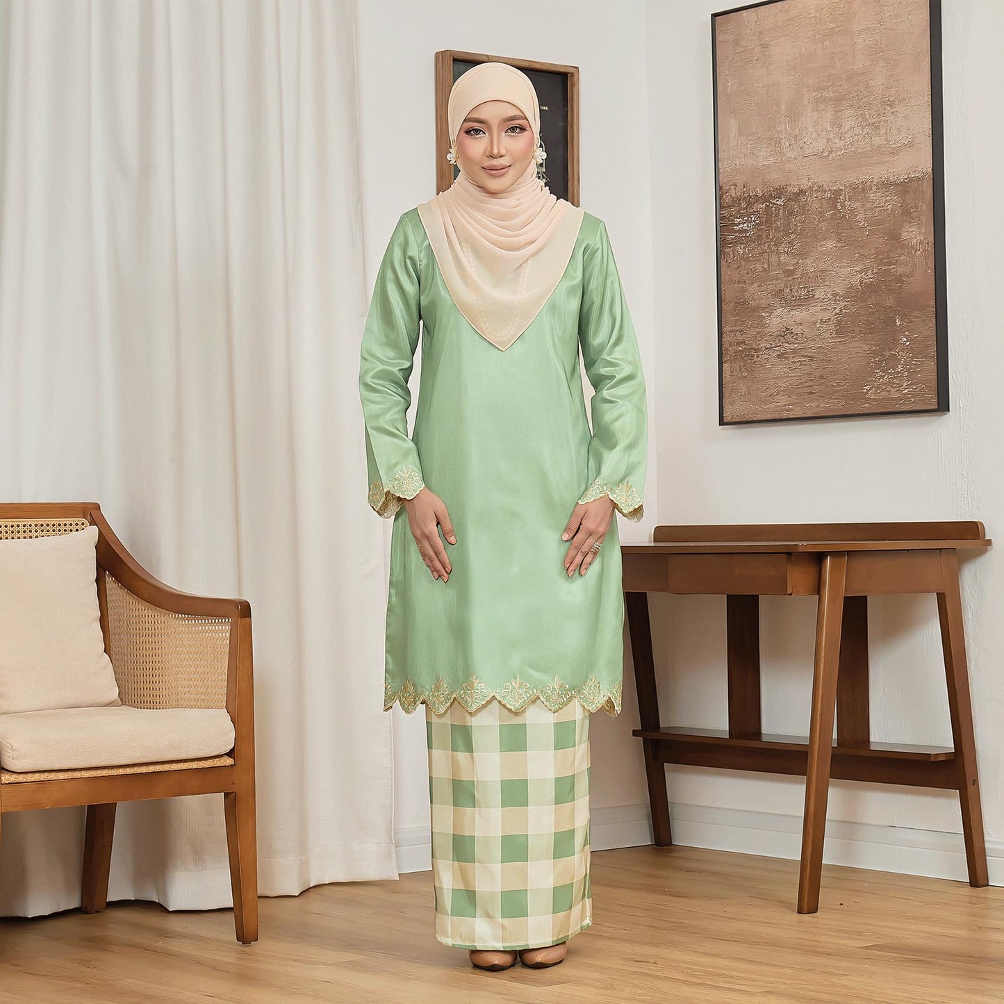 Lunisya Kurung