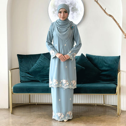 Ailisa Kurung