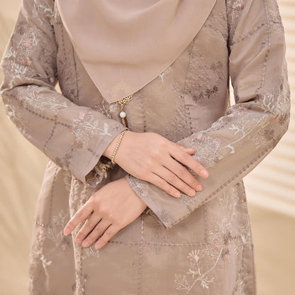 Bianca Kurung