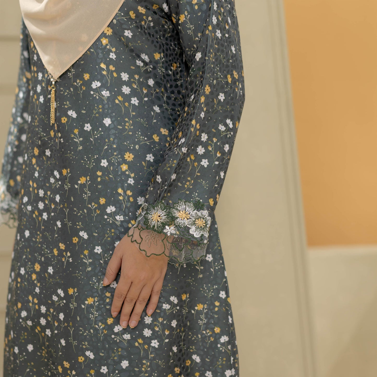Lily Kurung
