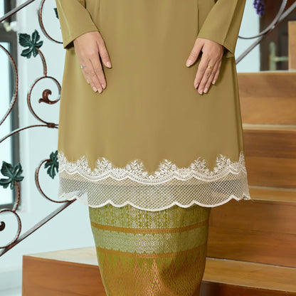 Adeenda Kurung