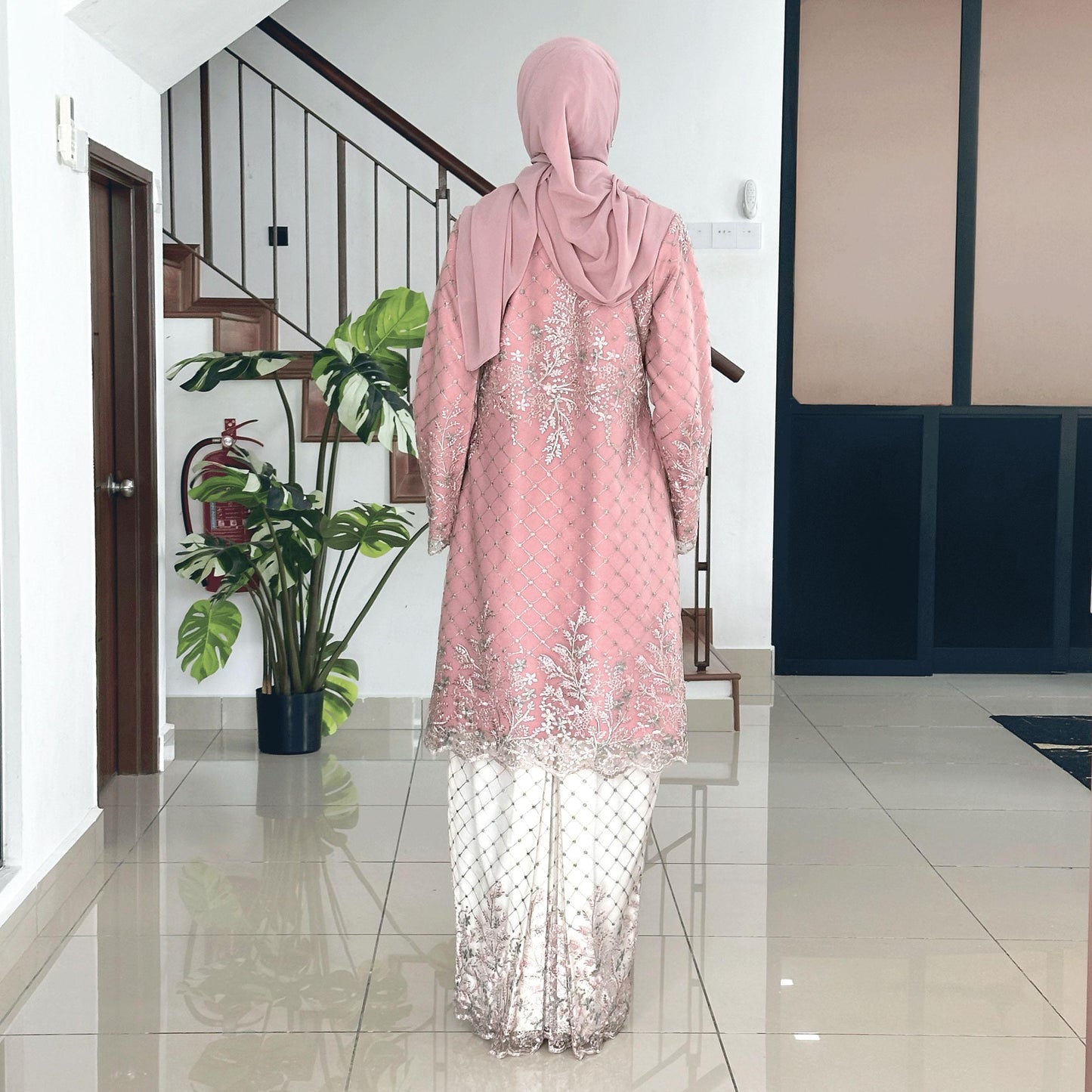Deluna Kurung