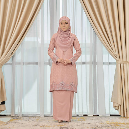Zalea Kurung
