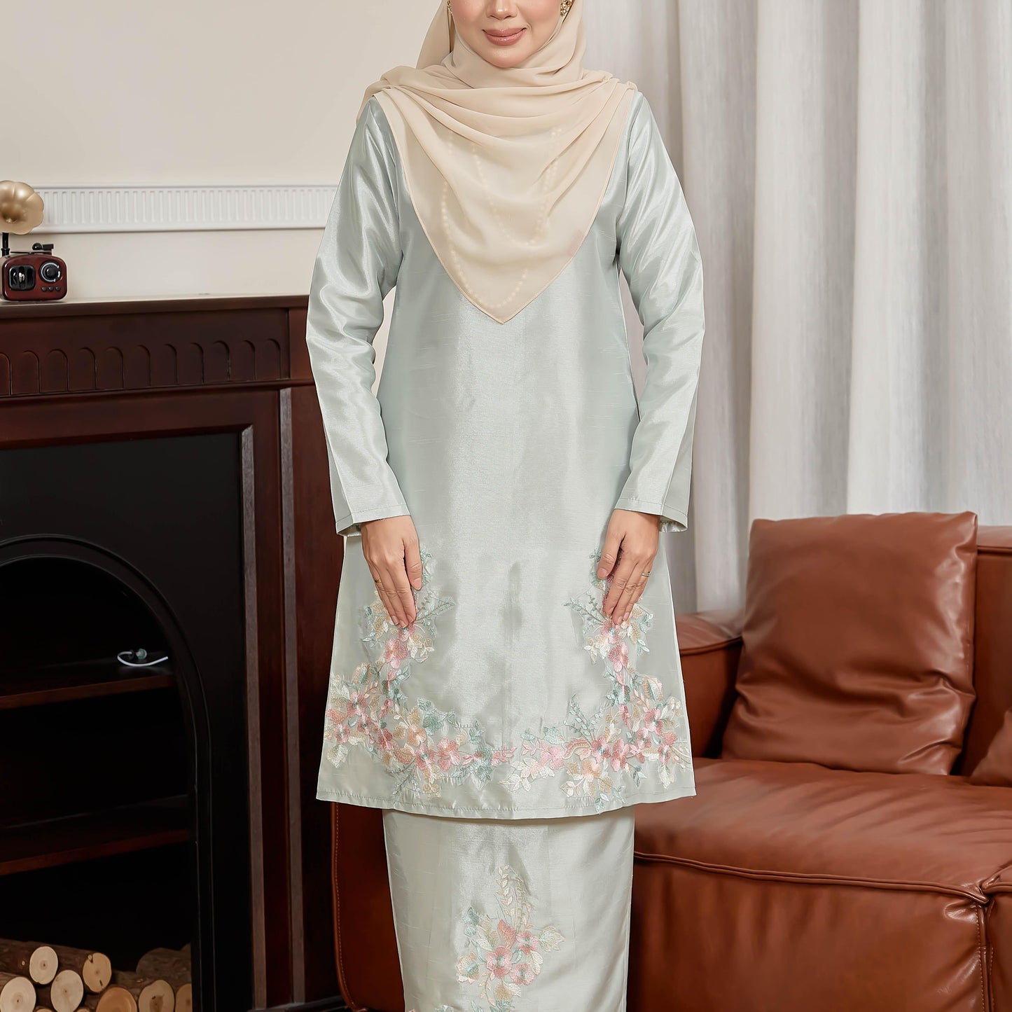 Elianore Kurung