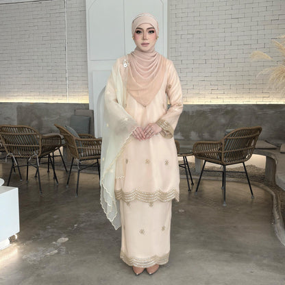 Tessa Kurung