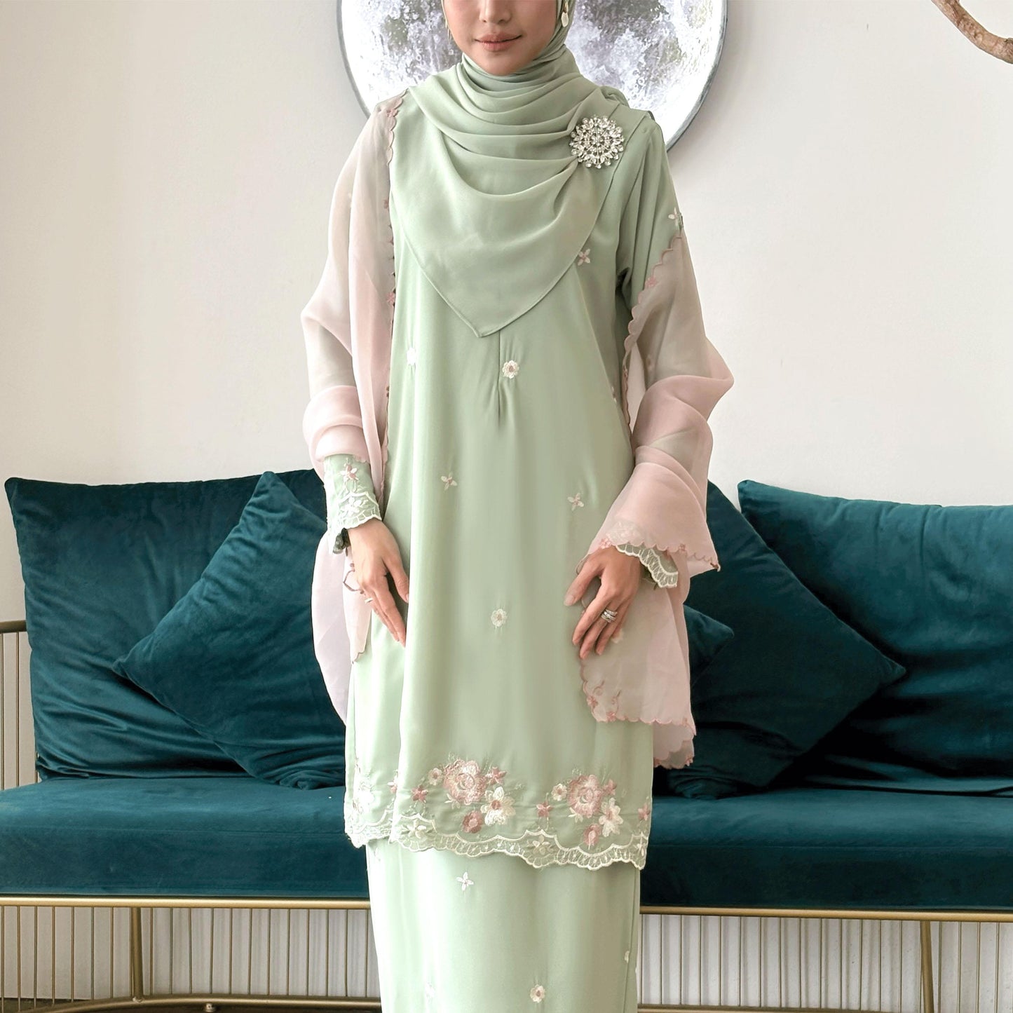 Ailisa Kurung