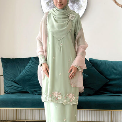 Ailisa Kurung