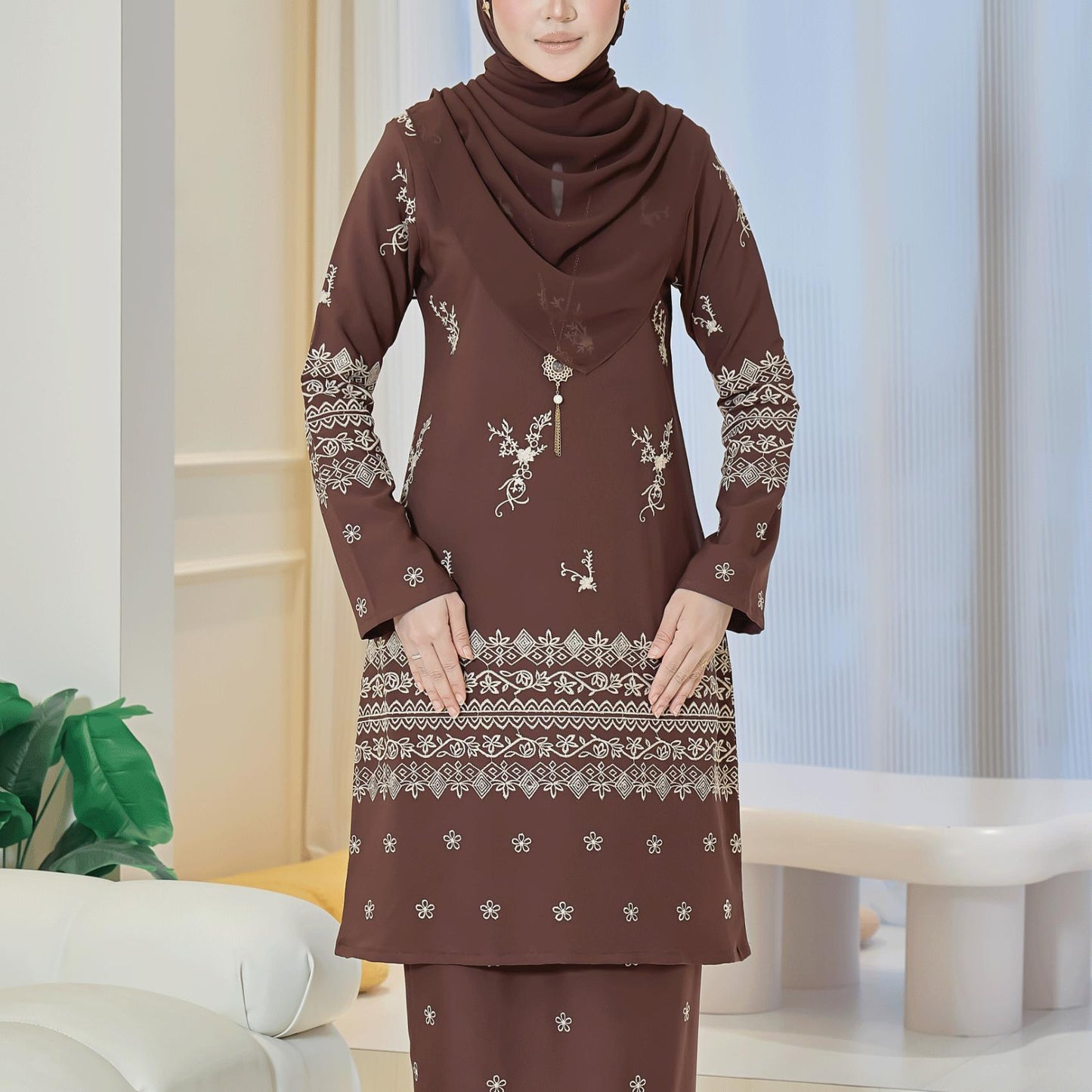Thaleesa Kurung