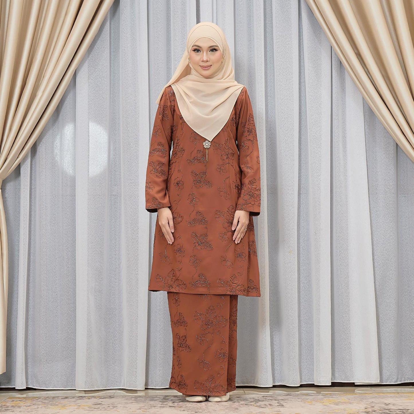 Adeera Kurung