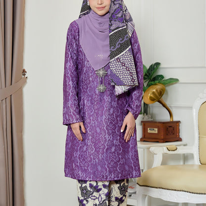 Karina Kurung