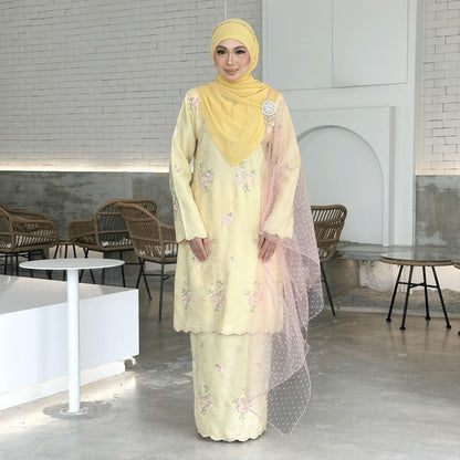 Meylia Kurung