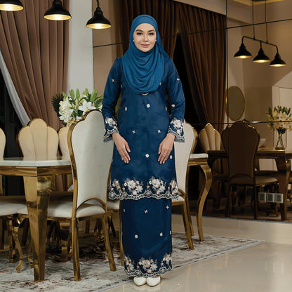 Velina Kurung