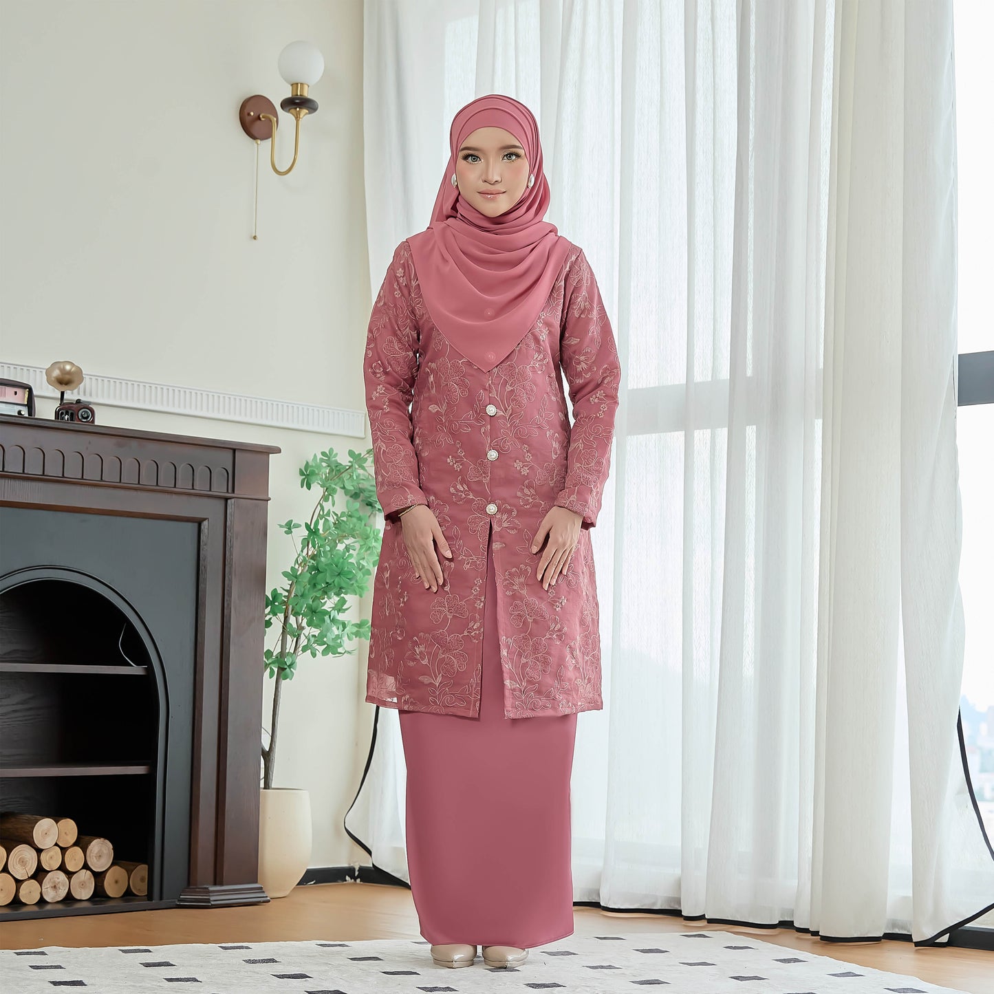 Felline Kurung