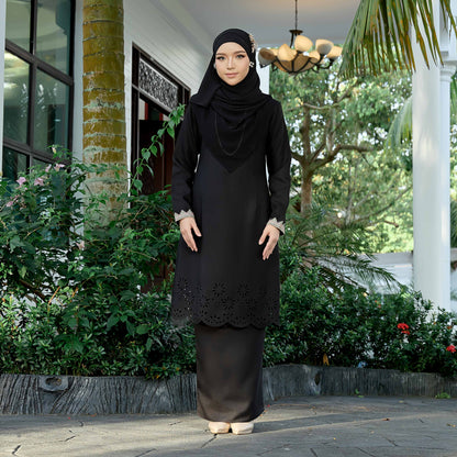 Qasrena Kurung