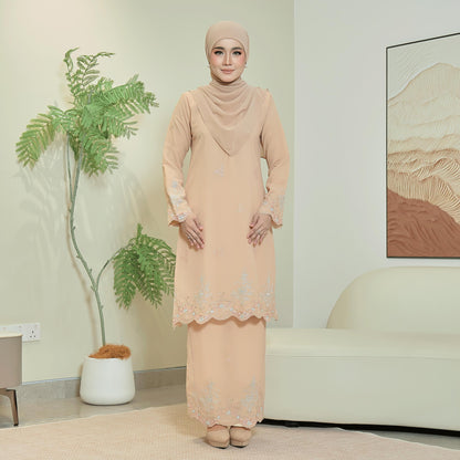 Eyara Kurung