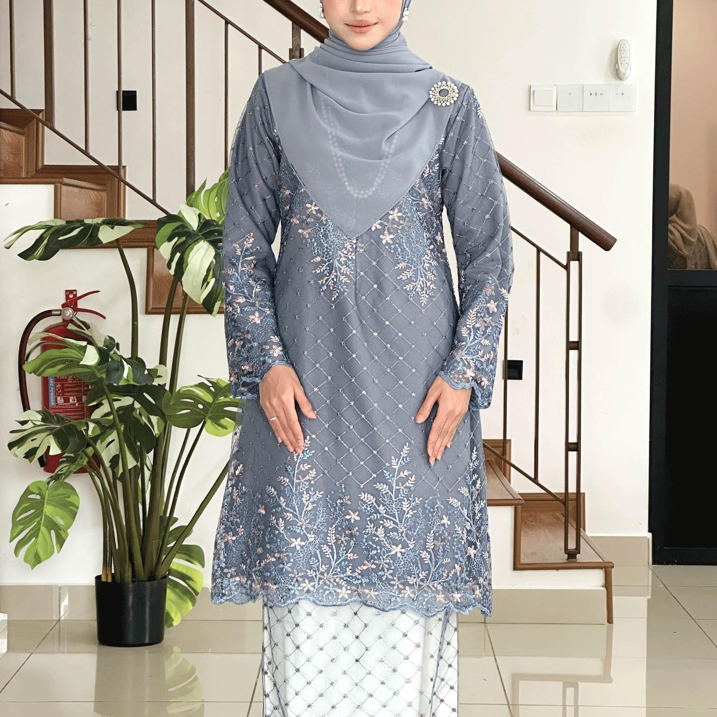Deluna Kurung