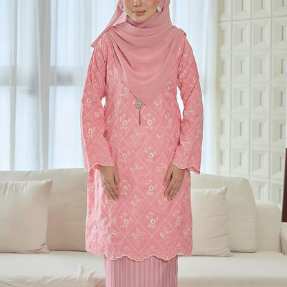 Valessa Kurung