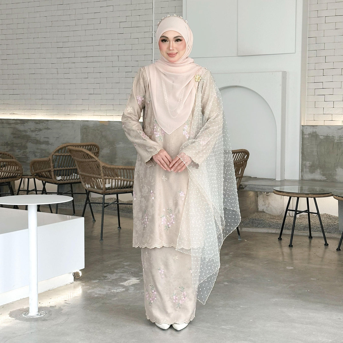 Meylia Kurung