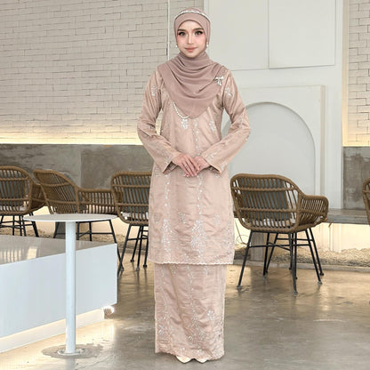 Sandra Kurung