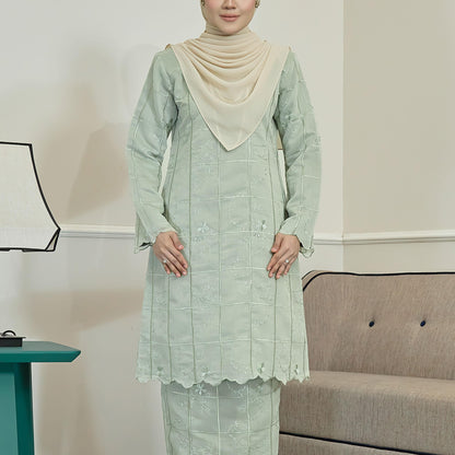 Daleena Kurung