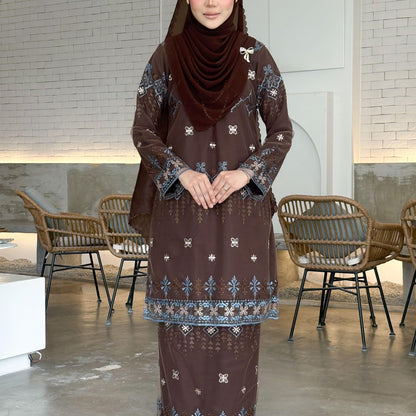 Elisse Kurung