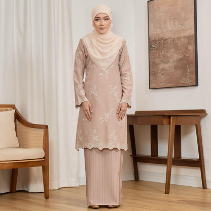 Darnella Kurung