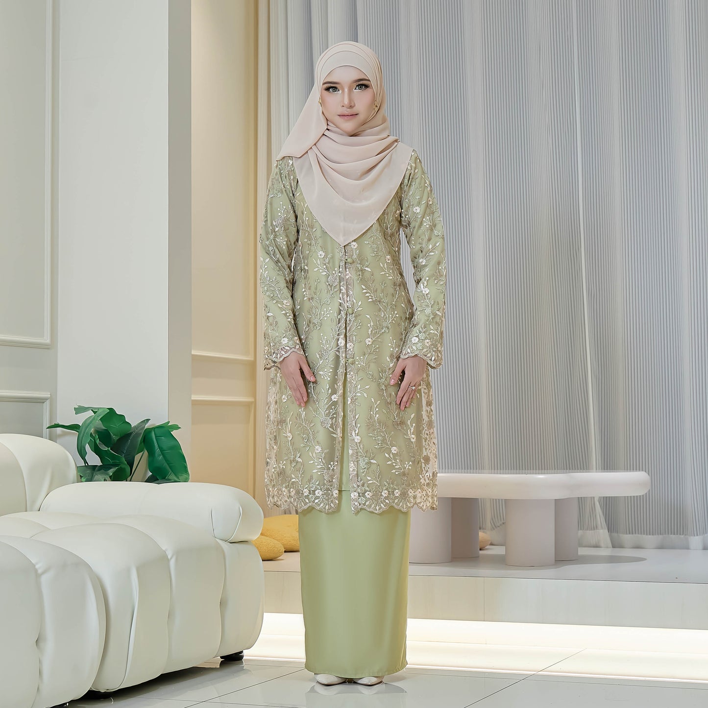 Lorevia Kurung