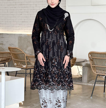 Freya Kurung