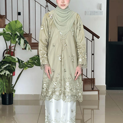 Dellina Kurung