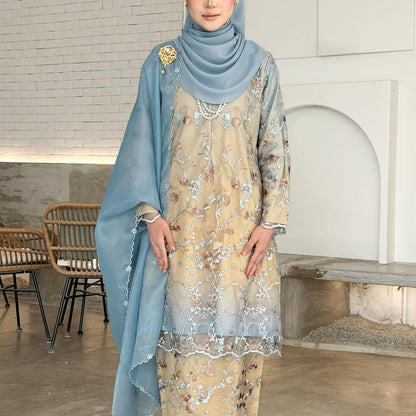 Kairina Kurung