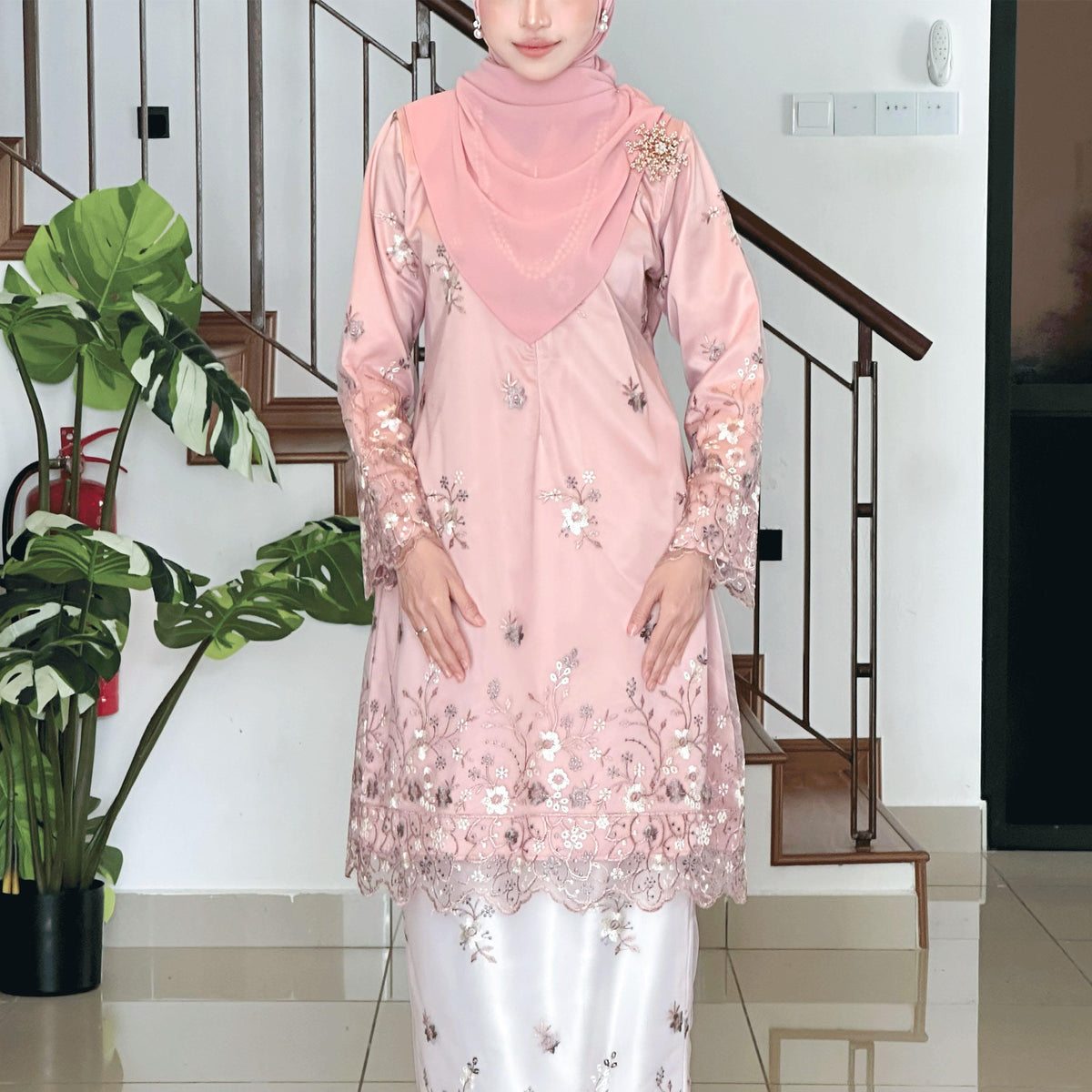 Dellina Kurung