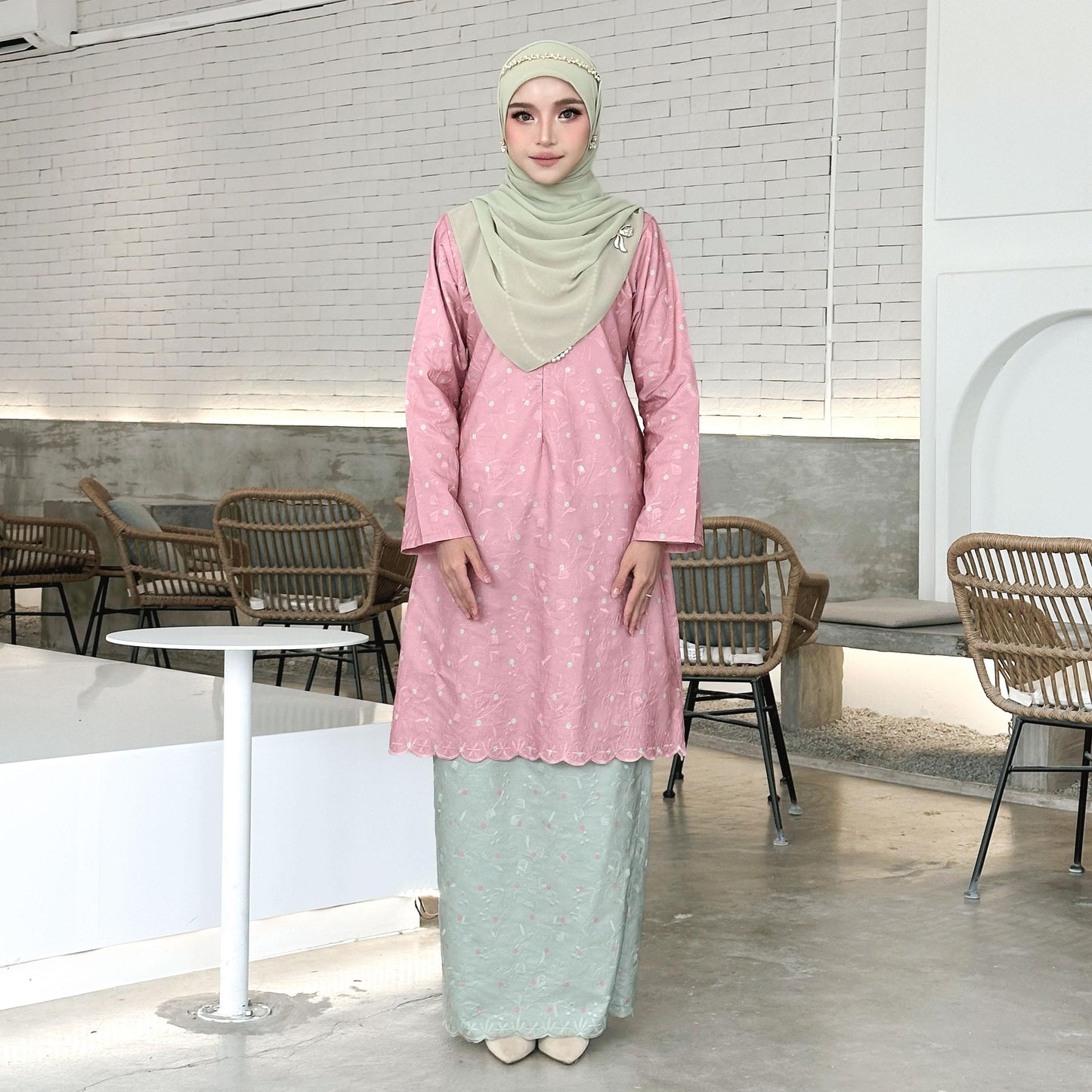 Maneesa Kurung