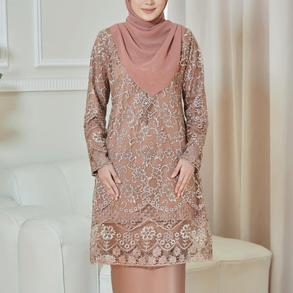 Arisya Kurung