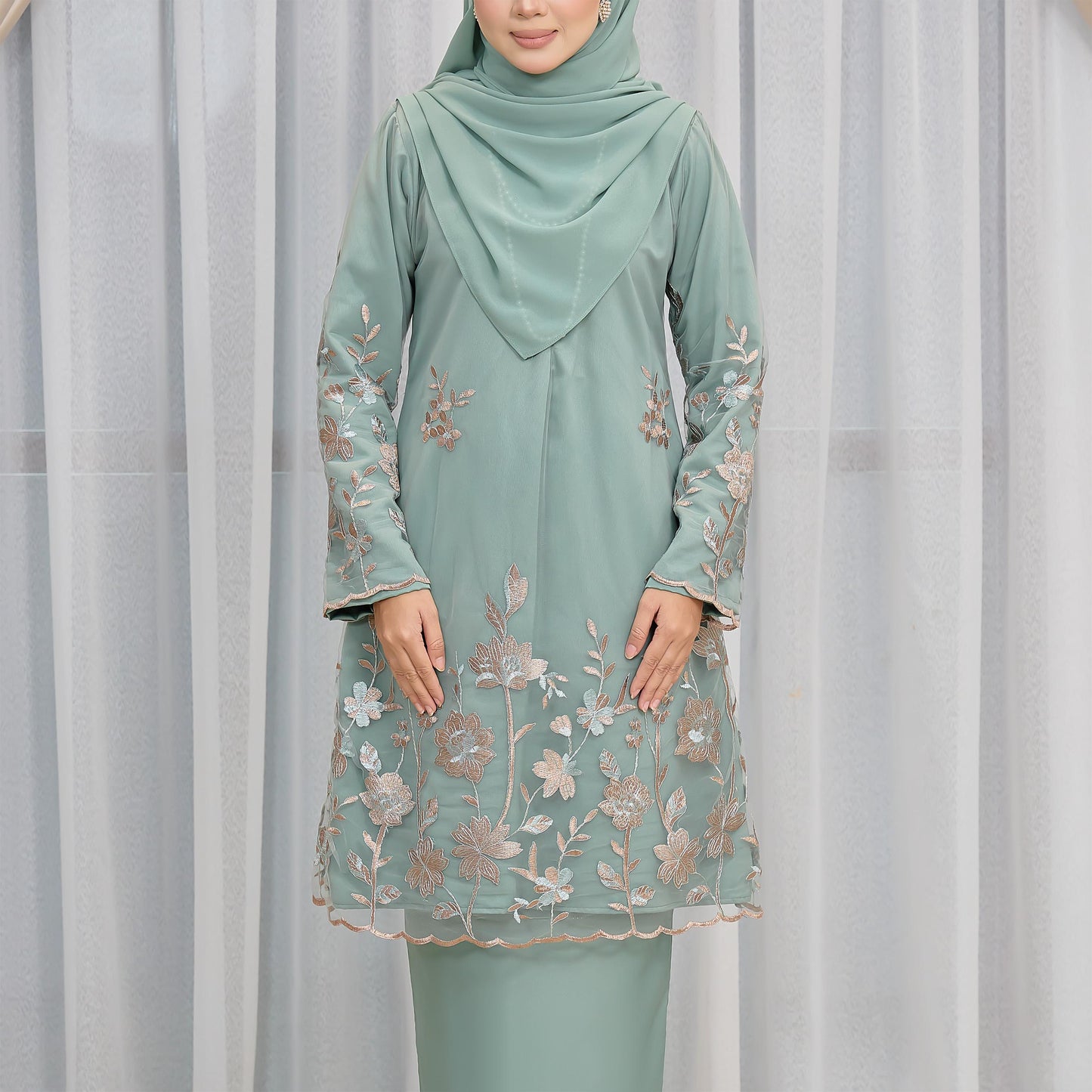 Meara Kurung