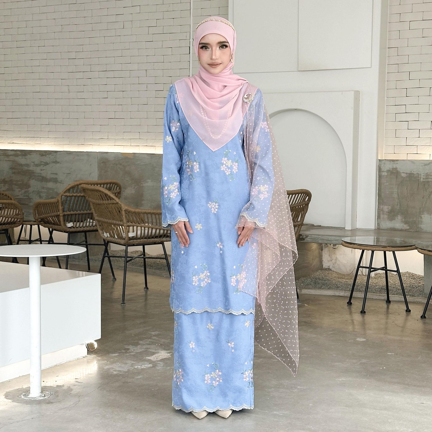 Meylia Kurung