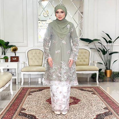 Elaira Kurung