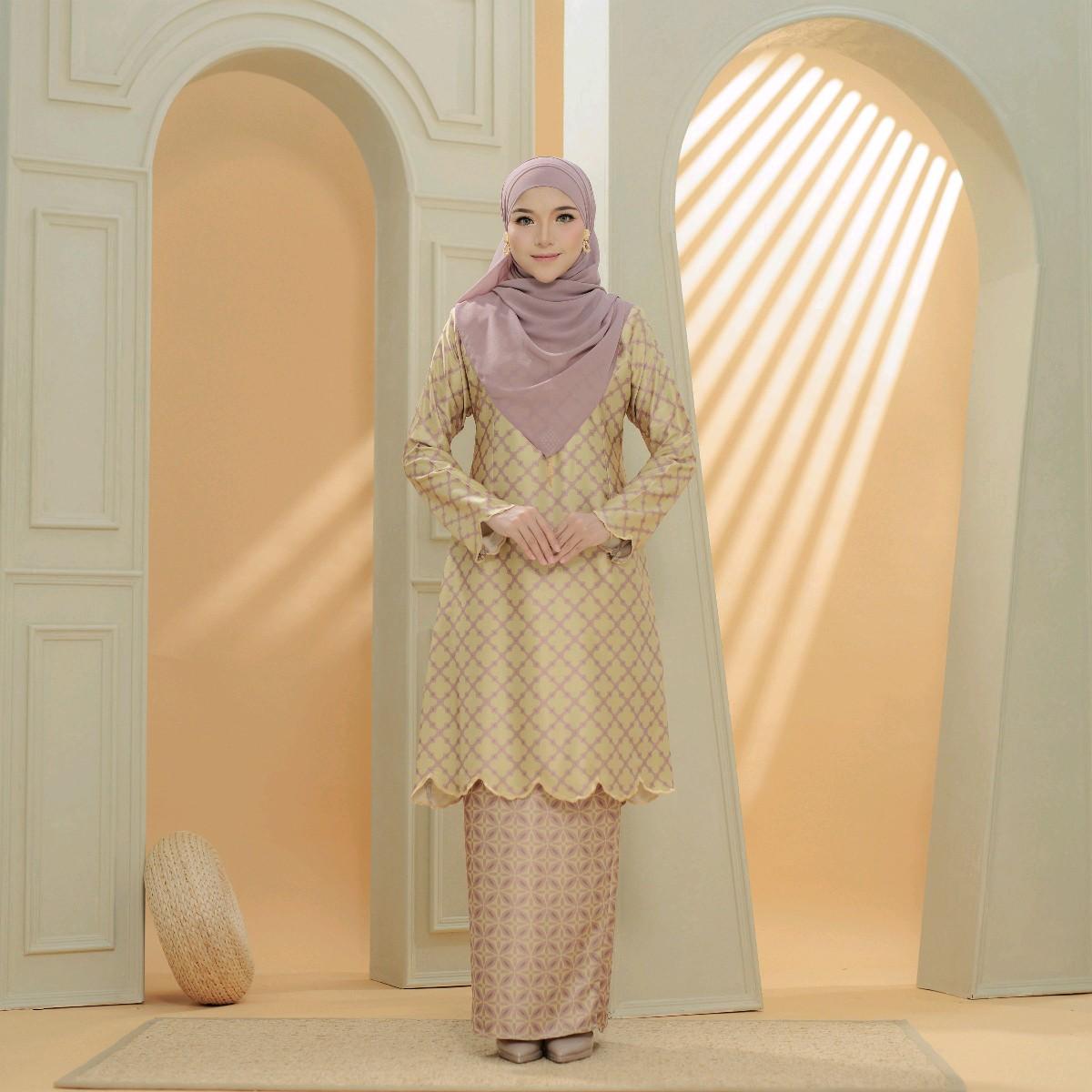 Estilla Kurung