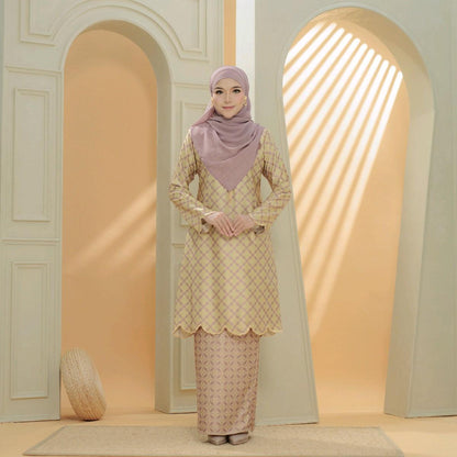 Estilla Kurung