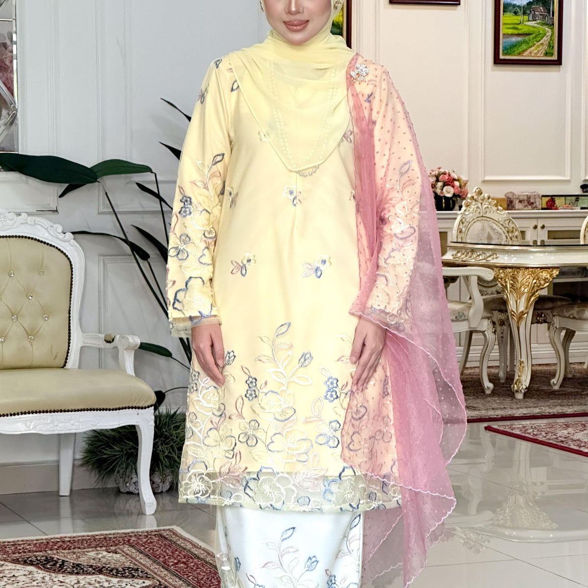 Elaira Kurung