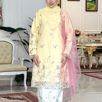 Elaira Kurung