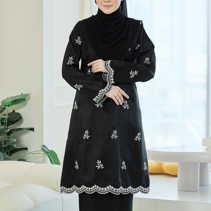 Lucia Kurung