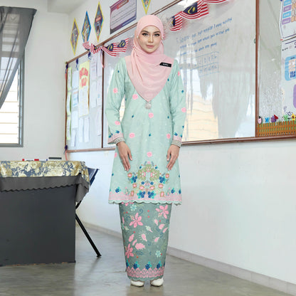 Nirmala Kurung Merdeka