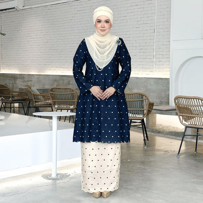 Maneesa Kurung