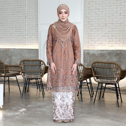 Freya Kurung
