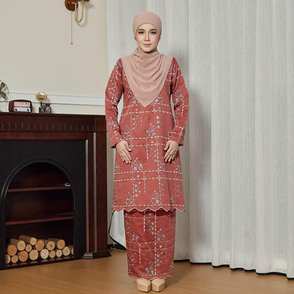 Velora Kurung