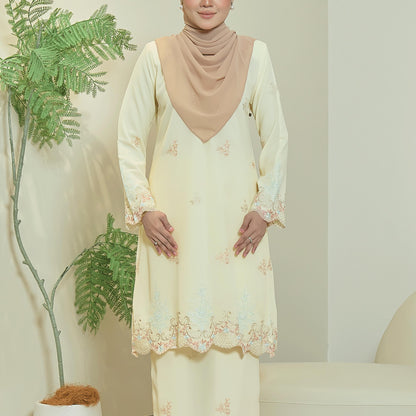 Eyara Kurung
