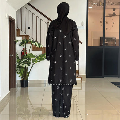 Sufina Kurung