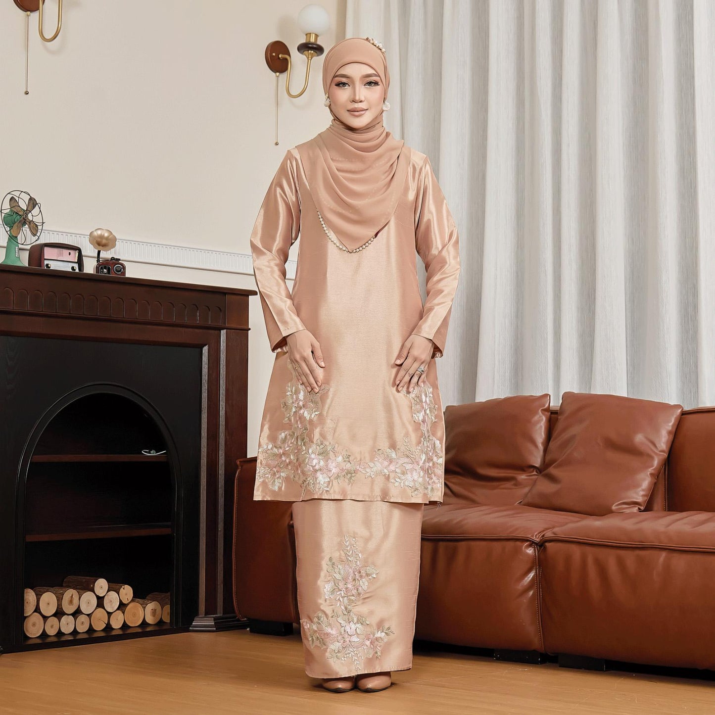 Elianore Kurung